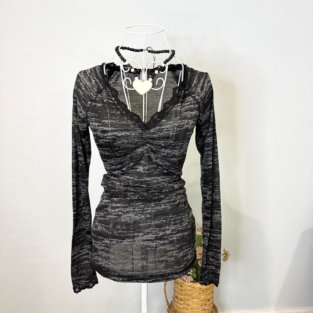 Women's Black Ruched V-Neck Long Sleeve Top